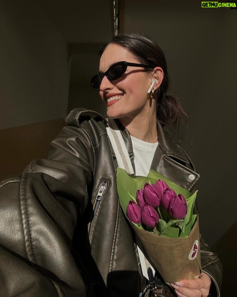 Actress Anna Riebauerová HD Instagram Photos and Wallpapers April 2024 ...