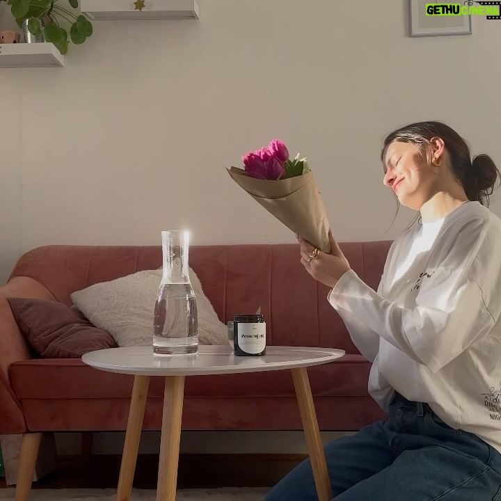 Anna Riebauerová - 1.1K Likes - jaro, žití & soul classics = current mood🌸
a jaký je tvoje nejoblíbenější období v roce?🥹
#spring #mood #weather #sunshine #tulips #positive #vibes #life