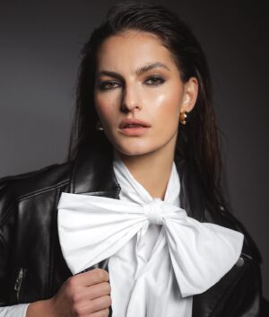 Anna Riebauerová Instagram - boss b*tch mode🫦

Thank youu, ladies! @nikola_elefant_photographer & @panasonica 🫶🏻

@puremodel 

#photo #model #modeling #photoshoot #lifestyle #pic #captured