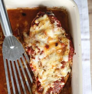 Anna Vocino Instagram - * Save it, so you don’t forget
When people tell me they don’t know how to cook, I kick their butts right into that kitchen and tell them to start with this easy recipe for Chicken Parm: https://youtu.be/BQcYO7f_PWA 

* Save it, so you don’t forget