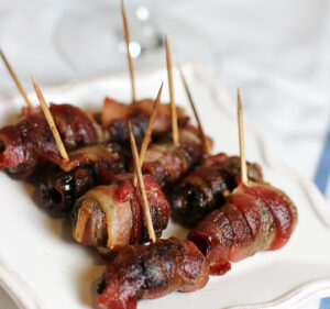 Anna Vocino Instagram - * Double tap if this makes your day
Controversial opinion? Wrap everything in bacon for a mind-blowing appetizer! Try Bacon-Wrapped Dates from #EatHappy 🥓🤯 #paleo #lowcarb http://amzn.to/2gBvgXt 
Link in Bio

#food #instagram #love #celiac #lowcarbrecipes #photography #glutenfree #photooftheday

Organic Spice Mixes and Marinaras at Eat Happy Kitchen
EatHappyKitchen.com 🍅🌿🥩🌮