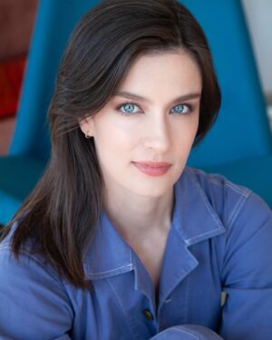 Anna Wood Instagram - My first headshots in YEARS and here’s what they’re serving:

1. MILF realness
2. Healthy skepticism 
3. I’ve got a secret & you don’t know what it is. (IYKYK)
4. What’s the age cap for “ingenue”?
5. You’ve gorgeous tits but I’m going to maintain respectful eye contact. 

Thank you so so much to the über talented @tim_geaney. 📸