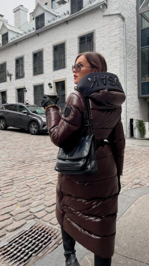 Anndya Simard Instagram - Never had so many compliments on a coat 🤎 code: ANNDYAXRUDSAK