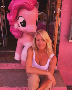 Anne Kukkohovi Instagram - Pink Girls 🩷

#melrose #socal