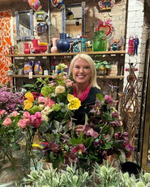 Anneka Rice Instagram - Helping out my friend today @highgateflowers .. Love shop life. So many interesting people dropping by ….#flowers #shop #local
