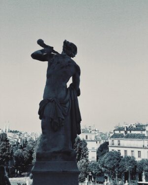 Annie Briggs Instagram - ((au revoir))