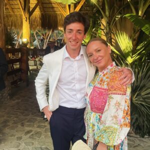 Annie Starke Instagram - 2023 highlights galore. 

Happy New Year, everyone. Behave yourselves. 

Xoxo.