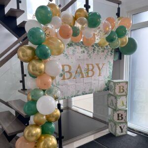 Annie Villeneuve Instagram - Conclusion d’un samedi bien rempli: 141 photos dans ce beau décor avec des ami(e)s et des membres de la famille.
Ça nous rappelle à quel point on est extrêmement bien entourés.

#babyshower