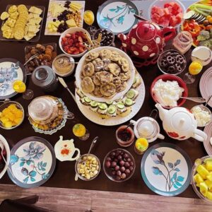 Annika Pampel Instagram - I was today years old when I learned what #creamtea was… #beautiful and #delicious