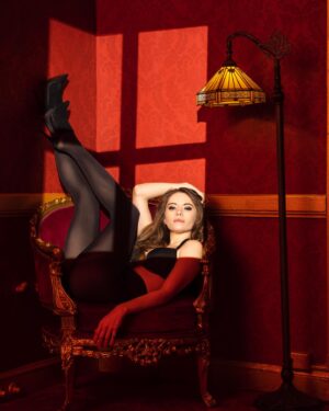 Annika Pampel Instagram - From a shoot with the always #awesome @ianspanier in a very #redroom