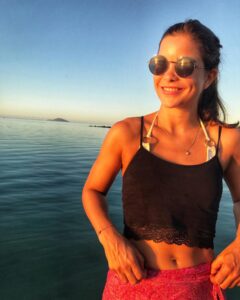 Actress Annika Preil HD Instagram Photos and Wallpapers March 2021