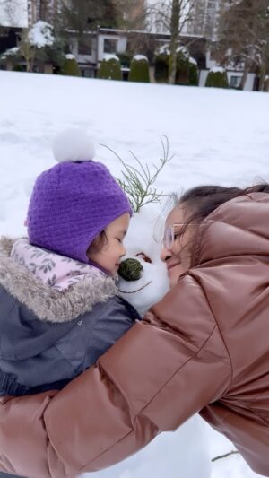 Annisa Pagih Instagram - Little moments like this 🤍❄️