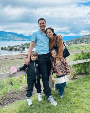 Annisa Pagih Instagram - Beautiful Kelowna with the fam! 🫶🏻