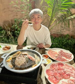 Anon Saisangcharn Instagram - มาเมืองกาญฯต้องทานหมูทะ🐷…เบาๆก่อนนอน…พุ่งนี้ออก2กอง..ที่นึงกองถ่าย/อีกที่นึงถ่ายเป็นกอง😂😂 หิวเลยใช่มะ😂😂