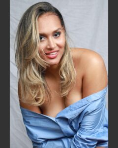 Actress Anouchka Henchoz HD Instagram Photos and Wallpapers December 2023