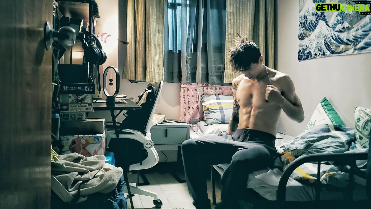 Anson Kong - 31.1K Likes - -
想放低呢舊石 好重
但真係可以嗎?
#打天下2