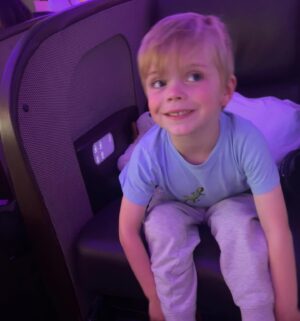 Ant Anstead Instagram - My little travel buddy…….. ✈️ 🇬🇧 
Incoming…… Ammo, Archo & Ren ❤️❤️ x