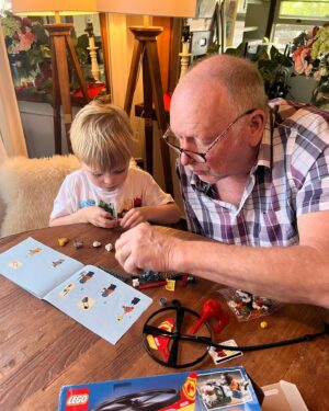 Ant Anstead Instagram - Been a mega week with the folks over from the UK! We have done so much! Zoo, beach, farm, Lego builds, walks, footy, bed times and lots and lots eating! Hudzo and grandad is a mood! 🥰 x