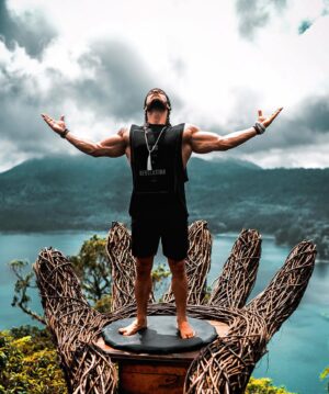 Anthony Amar Instagram - What does this picture inspire you ? Find a good caption to that powerful pic
___
Trouvez moi une légende à cette photo... que vous inspirent elle ?
_____
@balinusapenidatour @bali_collab @explorebali @balilife #AARMY #canggu #wanagirihiddenhill #bali #baliindonesia #balitrip