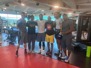 Anthony Dirrell Instagram - My birthday present is gym time, thank god im able to do this as long as I have, 37 and still going strong @therealleonlawson @bb_hudson @kronksugarhill @vladimir_shishkin_76 and my boy Donald all a Team can’t do this by myself #teamdirrell #dirrellschancefoundation #dirrelllboys