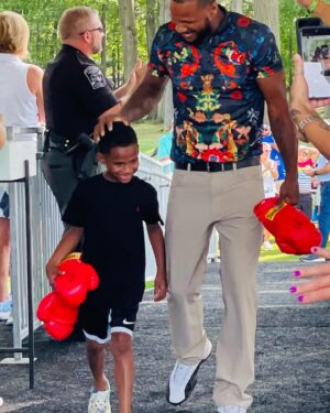 Anthony Dirrell Instagram - Me and @jacknicklaus and then me and my son Nash that was one for the 📚 love ever min of it thanks @allychallenge