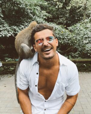 Anthony Matéo Instagram - Malin comme un singe 🐵 #bali #monkeyforestbali