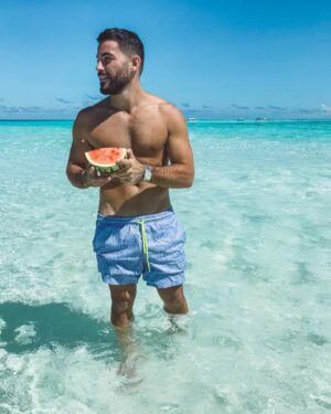 Anthony Matéo Instagram - 🍉 quelle journée de ouf ! Merci @zanzibarisland__ pour avoir tout organisé 🙏🏻 #zanzibar #mnembaisland #loveintheair