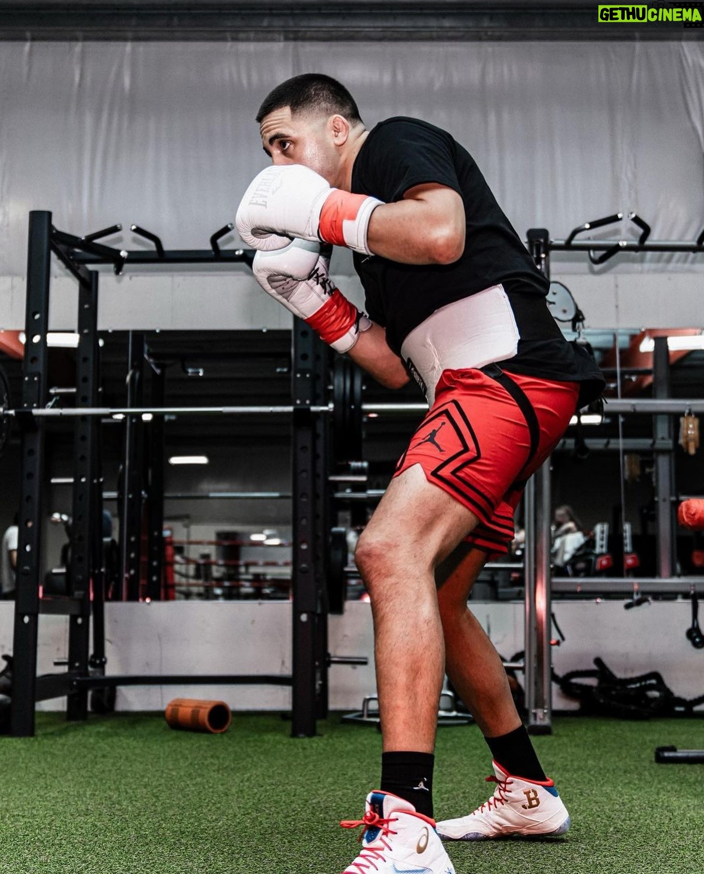 Anthony Pettis - 2K Likes - Not to be missed 🥊
@chrisavila209 and @showtimepettis go toe-to-toe on the #DiazMasvidal undercard on July 6.
Get your #DiazMasvidal tickets now, and don’t miss a second of the action (🎟️ at the link in bio).
#NateDiaz #JorgeMasvidal #Fight #LA #Boxing