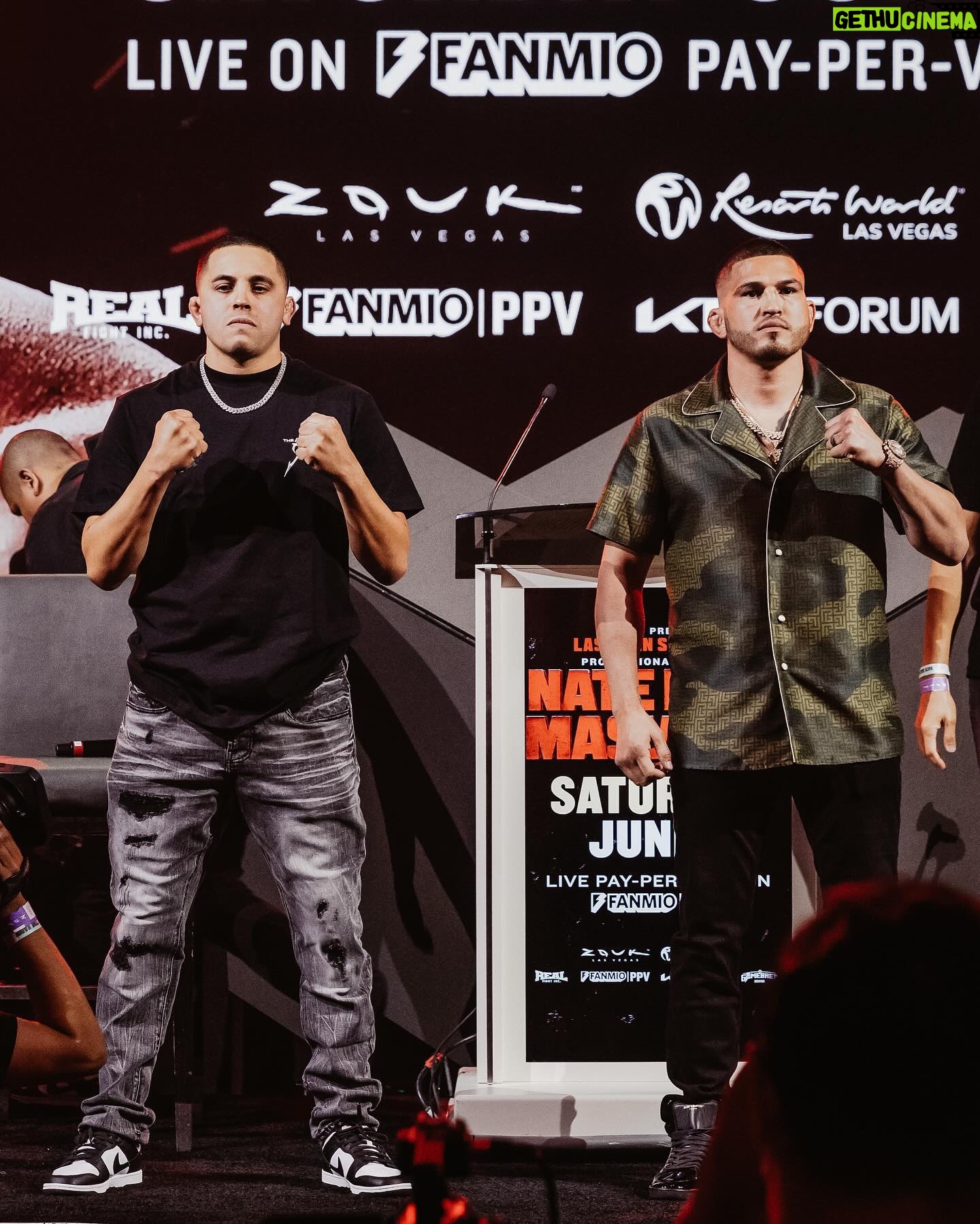 Anthony Pettis - 2.2K Likes - Be a part of the fire works at The Honda Center July 6 💥🥊
#DiazMasvidal tickets are available NOW (Link In Bio)
#ChrisAvila #AnthonyPettis #LosAngeles #Fight #Boxing