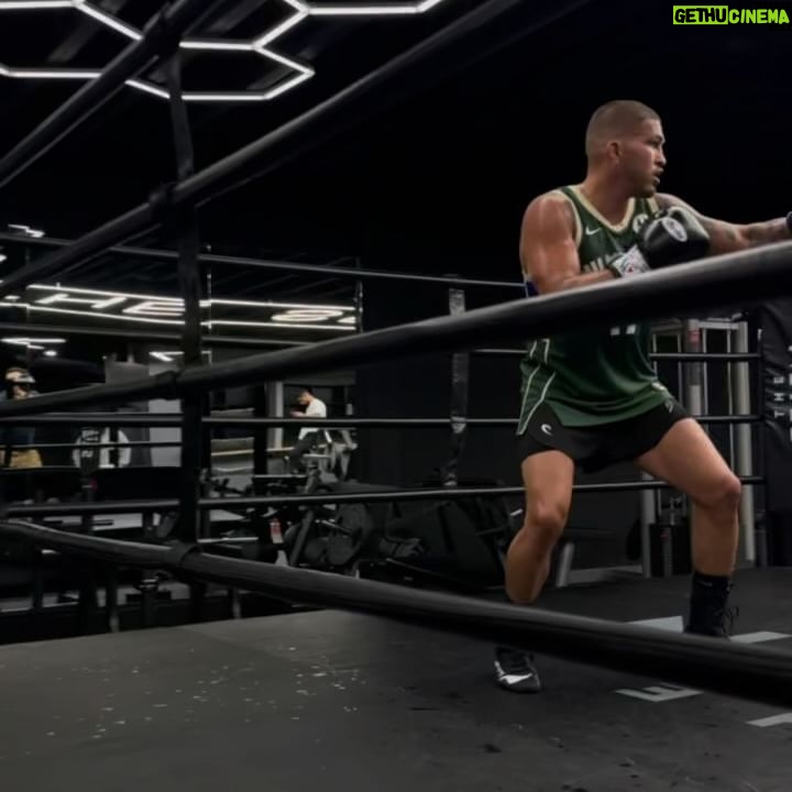 Anthony Pettis - 5.4K Likes - Levels to this shit!! 🎥⌚️ #knockoutcoming #teampettis