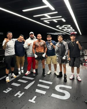 Anthony Pettis Instagram - Levels to this shit!! 🎥⌚️ #knockoutcoming #teampettis