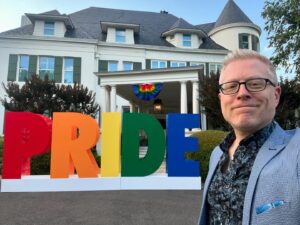 Anthony Rapp Instagram - Incredibly honored to have been invited to the Official Residence of our @vp for a beautifully inspiring Pride Event. While there is certainly a movement afoot to roll back and halt the progress of the LGBTQIA  community, we must not stop fighting. As VP Harris said repeatedly in her remarks, “When we fight, we win.”