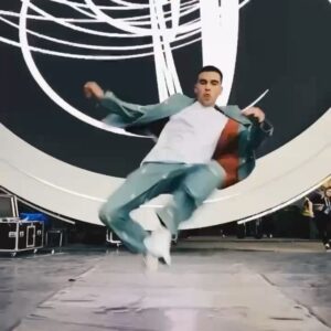 Anton Wellboy Instagram - Шось на креативному з @a.wellboy 🤪

Гортайте 😅🫰🏻