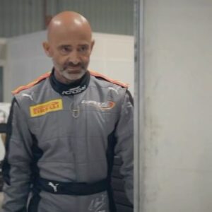 Antonio Lobato Instagram - Como se le echa gasolina a un F1 o a cualquier monoplaza de competición. @toni_cuquerella y yo os lo explicamos el martes en #VamosSobreRuedas