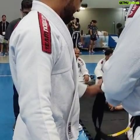 Antônio Rogério Nogueira - 558 Likes - Dia mais que especial por aqui !!! Minha filha @isabelle.filla.vieira recebeu a graduação de faixa amarela e branca e está avançando na da arte suave !
.
.
Chegou também meu terceiro grau na faixa preta , somando 20 anos de jiu jitsu, 11 anos de faixa preta ! Uma jornada incrível que me capacitou e me ensinou muito ! Princípios, valores e experiências que me transformam até hoje !
.
.
Obrigado pela honra de receber esse grau do meu mestre @minotouromma ! Obrigado @tnlondrina @mestrewarner @otaviohneves !
.
.
Obrigado especial aos meus queridos alunos , adultos , juvenis e kids ! Vcs me motivam a continuar crescendo no conhecimento do jiu jitsu !
.
.
Obrigado minha esposa @nataliafilla o meu amor é só seu ! Eu continuarei gastando a minha energia para te fazer ainda mais feliz !
.
.
Obrigado meu Jesus que me deu tudo o que eu tenho … eu continuarei gastando a minha vida aos seu pés !
A HONRA É A GLÓRIA É SOMENTE PARA PARA O SENHOR JESUS!
