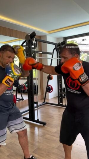 Antônio Rogério Nogueira Instagram - 👊Domine defesa e ataque! Confira essa dica dos irmãos @minotouromma e @minotauromma 

📍Team Nogueira Concept - Onde lendas são formadas. Venha treinar com os melhores!

#TeamNogueira #MMA #Treinamento #Boxe #Treino #Luta