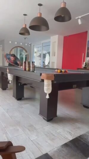 Antônio Rogério Nogueira Instagram - Final de semana , seja nos momentos de lazer os nos treinos com força,energia e atitude, vamos com o Minotauroenergy 

Para cima