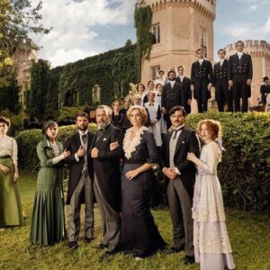 Antonio Velázquez Instagram - LA PROMESA 
Comenzamos!!!! 🎥🎬 Feliz de formar parte de esta maravilla. 😁❤️

La nueva serie de época de @bambuprodu capitaneada por @josepcisterrubio para @rtve
Gracias a  @leirayserrano por confiarme a Mauro ❤️

📸 @ordenpropia 
@miguelconde23 
@carcelen_mgmt 

@anagarcesd 
@maria_castro_jato 
@joaquincliment 
@enrique.fortun 
@andre_del_rio 
@alibercan 
@carmen_asecas 
@jordicol.l 
@evaolimba 
@manuel_regueiro 
@saramolina.d 
@arturosanchogarnica 
@carmenfloresactriz 
@paulalosadalie