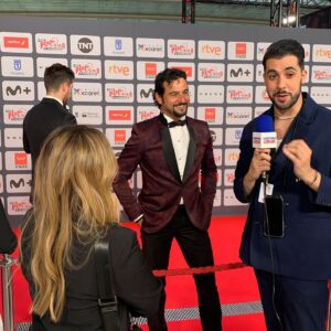 Antonio Velázquez Instagram - Noche de reencuentros ❤️🎬 🎥 
Gracias @premios_platino 
#totallook @portagomoda 
@laliga