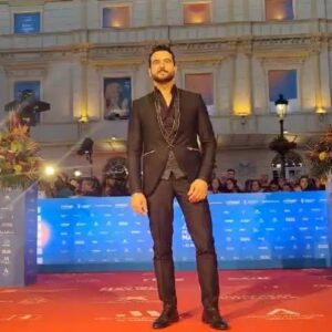 Antonio Velázquez Instagram - FESTIVAL DE MÁLAGA 
@festivalmalaga 
Gracias Malaga por hacernos vibrar de esa manera tan bonita . 💚🤍💚
@portagomoda