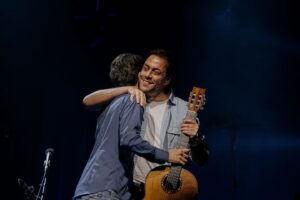 António Zambujo Instagram - Somos sempre muito felizes no Porto. Ontem celebrámos a entrada do nosso Brito nos entas e ainda recebemos a visita do Zé Bacelar. Muito obrigado a todos por estes dois dias. Beijos e abraços deste que tanto vos quer

📷 Simão Costa

#ZambasCorporate #Cidade