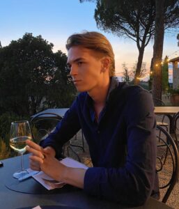 Antoon Most Liked Photos and Posts
