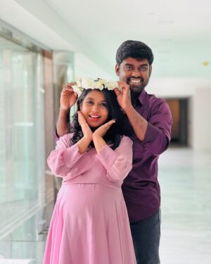 Anu Anand Instagram - 😍😍😍“Heyyy Naaa CHITHI aaaiiteeennnnn” 😍😍😍

We are over the moon to announce that our precious little angles 👼👼 have finally made their grand entry to the world ! Both Mom and babies are all healthy and happy. 🌟👶🏻♥️🧿🧿
@anjalianand27 & @joelanandpaul 

#neice #babies #family #sister #eldersister #neicelove #twinbabies
