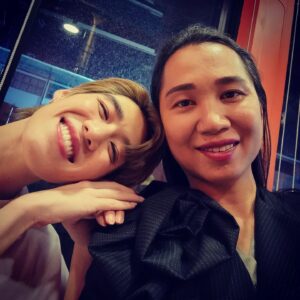 Anucha Boonyawatana Instagram - เจอกันตามงานนู่นนี่นั่น แต่เพิ่งมีโอกาสได้นั่งเมาท์กันจริงๆจังๆค่ะ 

เวลานุชี่ให้สัมภาษณ์เรื่อง LGBTQ  content ของไทย ก็มักจะอ้างถึง mv ของ @pp.kritt ว่าเป็นผลงานที่แสดงให้เห็นถึงคาแรคเตอร์ความหลากหลายทางเพศที่มีความก้าวหน้าชิ้นหนึ่ง

ชวนให้นึกย้อนไปถึงสัก 10-20 ปีก่อน ว่าคงยากที่จะมีนักร้องนักแสดงที่มีคาแรคเตอร์แบบนี้เกิดขึ้นมาได้ นับว่าเราก็พัฒนาได้อย่างรวดเร็วพอสมควรนะคะ