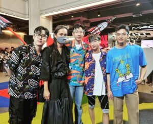 Anucha Boonyawatana Instagram - ผัวเก่าผัวใหม่ชู้รักแมวน้อย คอนแลปกันมั่วซั่วถั่วเหลืองมากเลยนะคะ 

ปล. เสื้อมีลายปรินท์สวยดีเหมาะกับหนุ่มๆค่ะ

#VermillionxLandofSomething