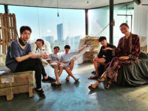Anucha Boonyawatana Instagram - คุณลูกค้าเลือกน้องคนไหนดีคะ น้องฌอห์ณ น้องไวท์ น้องหยก น้องแกรม หรือน้องกุมภาดีคะ งานดีทุกคน ทำได้ทุกอย่างเลยค่ะ #บาร์โฮส เอะ? เปลี่ยนจากผกก. เป็นมาม่าซังดีมั้ยคะ