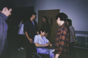 Anucha Boonyawatana Instagram - เบื้องหลังกอง notmeseries ถ่ายฟิล์มในที่มืด เกรนขึ้นดาร์คสะใจดีค่ะ
ในชีวิตจริงนักต่อสู้ขับเคลื่อนสังคมต้องเผชิญปัญหามากมาย ใช้ชีวิตยากลำบาก ต่อสู้คดีเข้าออกคุกกันเป็นประจำ หรือบางคนก็ถูกอุ้มหาย ส่วนในซีรี่ส์นั้นแก้งค์แมวเหมียวพวกนี้จะรอดกันมั้ยติดตามชมตอนสุดท้ายวันอาทิตย์นี้ค่ะ