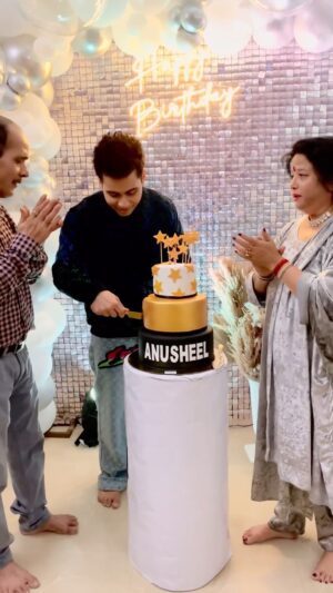 Anusheel Chakrabarty Instagram - Happy birthday to the ONE who has persevered,overcome challenges and grown immensely.I can not begin to write about all I have been through in life but I am super grateful for where I am right now.This new age is my year of success,celebrations and becoming the best version of myself.Cheers to many more birthdays to come! #HappyBirthdayToMe #SelfLove #growth anooshilchakrabartty #actor #bollywood #mumbai #malabarhill #birthday #happybirthday  #party #3tiercake #birthdaycake #surprise #birthdayparty #happy #louisvuitton #instagood #celebration #family #videography #birthdayboy #cakesofinstagram #balloons #instagram #belgianchocholate #handmade #cakedecorating #reeloftheday #events