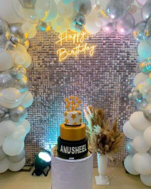 Anusheel Chakrabarty Instagram - It’s one of most expensive cake ever ordered on my birthday by my Dad @shihan_anup ,it was an 10 kg Fondant Cake,love you ♥️ & loved 🥰 it!!

#birthday #happybirthday #love #party #cake #birthdaycake #ANUSHEEL #anooshilchakrabartty #anusheelchakrabarty #birthdayparty #happy #gift #instagood #celebration #family #photography #birthdayboy #cakes #fondant #fondantcake #belgianchocolate #balloons #instagram #chocolate #friends #like #handmade #cakedecorating  #photooftheday #events