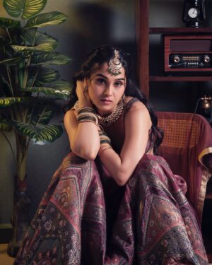 Anushka Kaushik Instagram - Ishq ibadat hai🤲
.
.
.
Photography - @_prajwalkhade 
Outfit - @niyanta_offical 
Jewellery - @shillpapuriidesignerjewellery 
Stylist - 
@thisisarpitaaa 
Makeup - @upasana.chh__ 
Hair - @parvatisingh77 
Assistant stylist - @prajaktathestylist 
Studio - @dotmediabase 
Managed by - @hardikgambhir
.
.
#photoshoot #photos #indoor #indian #aesthetics #sadsongs #emotion #anushkasharma #anushkakaushik